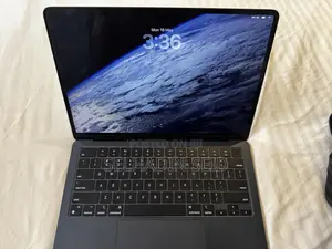 Laptop Apple MacBook Air 2022 M2 16GB Apple M2 SSD 256GB