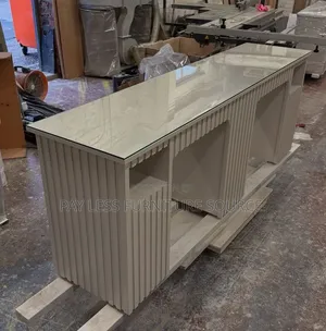 Nail Table