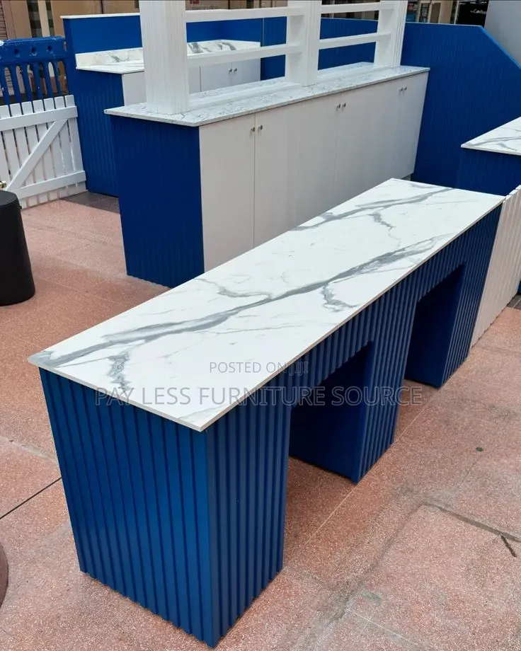 Nail Table