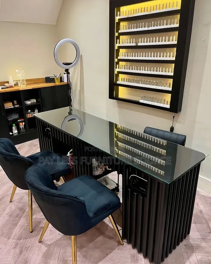 Nail Table