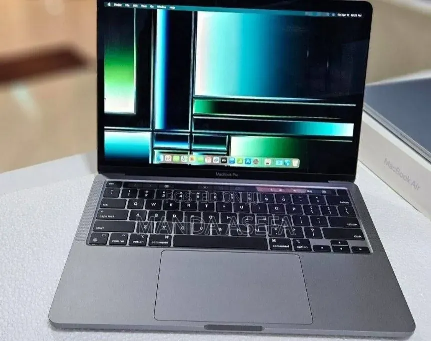 New Laptop Apple MacBook Pro 8GB Apple M2 SSD 256GB