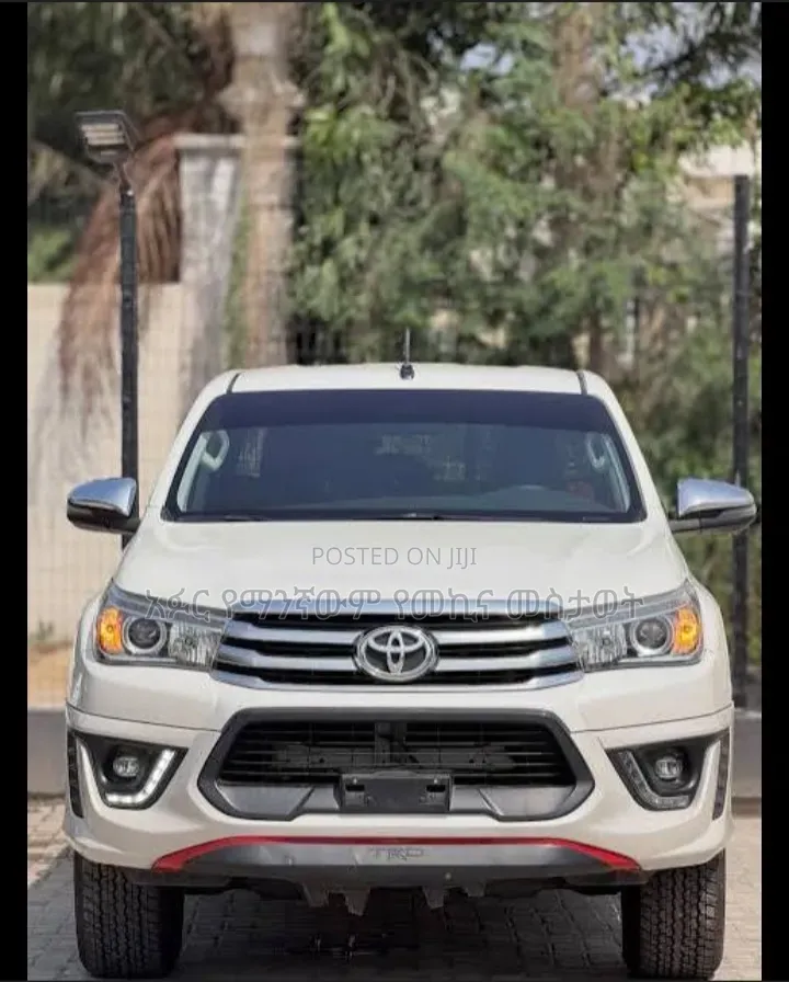 Toyota Hilux Rivo Pick Up (2016--2024)ቶዮታ ሀይሎክስ የፊትለፊት የግባር መስታወት