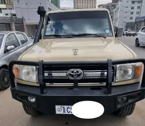 Toyota Land Cruiser 2013 Gold