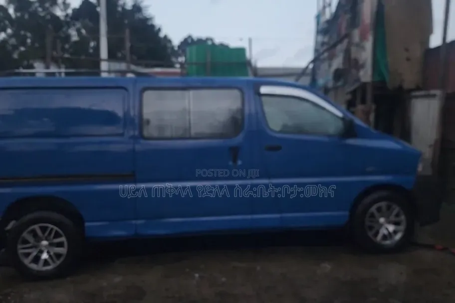 Toyota HiAce 2007 Blue