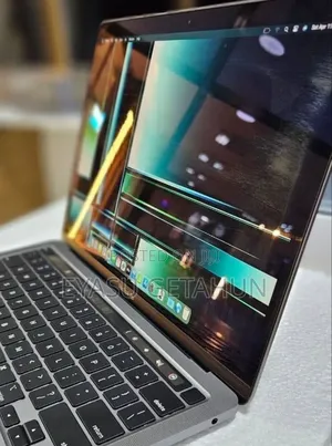 New Laptop Apple MacBook Pro 2022 M2 8GB Apple M2 SSD 256GB