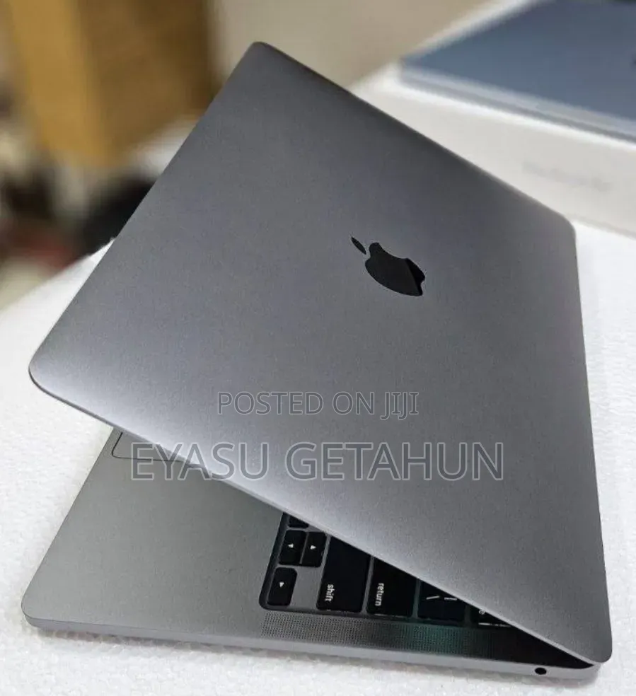 New Laptop Apple MacBook Pro 2022 M2 8GB Apple M2 SSD 256GB
