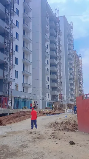 በመዲናችን አዲስ አበባ ቦሌ ወሎ ሰፈር ኮምፓውንድ አፓርታማ በሽያጭ ላይ ነን