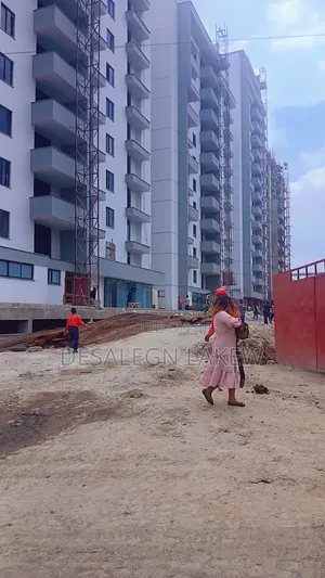 በመዲናችን አዲስ አበባ ቦሌ ወሎ ሰፈር ኮምፓውንድ አፓርታማ በሽያጭ ላይ ነን