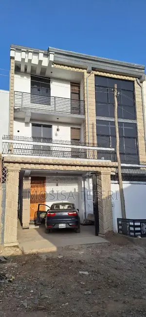 11bdrm House in Oromia-Finfinne for sale