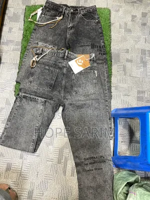 Men's Washed Black Graphic Print Jeans -
