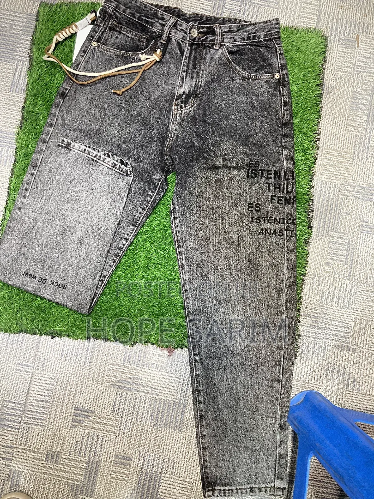 Men's Washed Black Graphic Print Jeans -