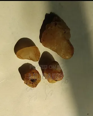 ምርጥ Yellow Sapphire Price Per Cart/Gram