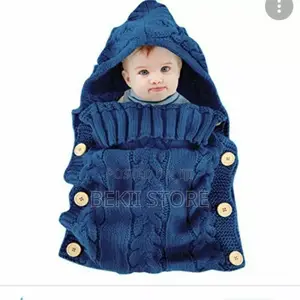 Luxury Knitted Baby Swaddle Wrap With Hood የህፃናት መታቀፊያ እና መጠቅለያ