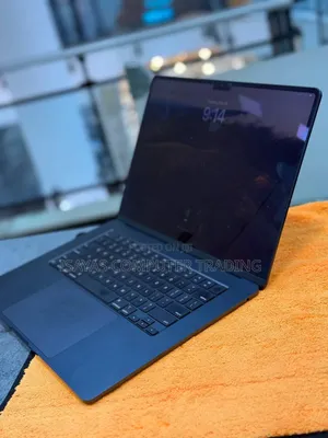 New Laptop Apple MacBook Air 2024 M3 15-inch 16GB Apple M3 SSD 256GB