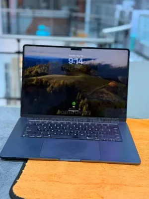 New Laptop Apple MacBook Air 2024 M3 15-inch 16GB Apple M3 SSD 256GB