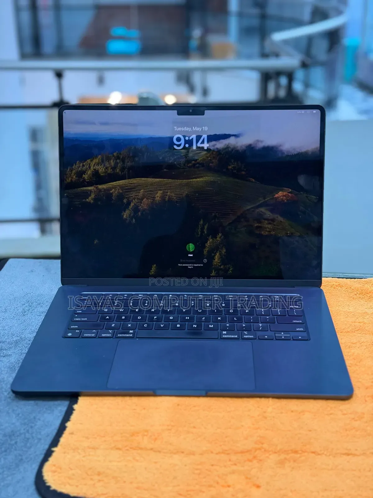New Laptop Apple MacBook Air 2024 M3 15-inch 16GB Apple M3 SSD 256GB