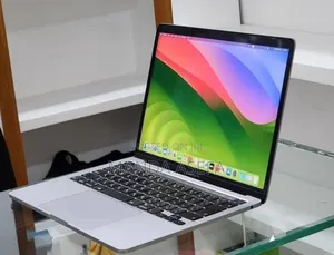 New Laptop Apple MacBook Pro 8GB Intel Core i5 SSD 512GB