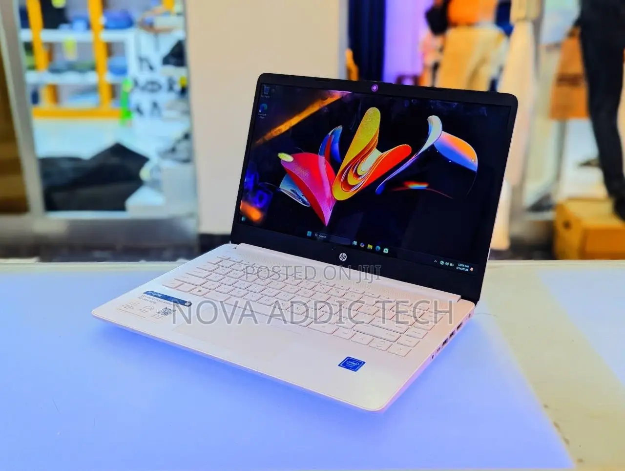 New Laptop HP Stream Notebook 8GB Intel Core i7 SSD 60GB