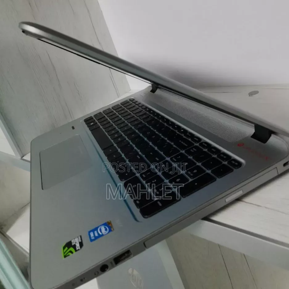 New Laptop HP Envy X360 8GB Intel Core i7 SSD 512GB
