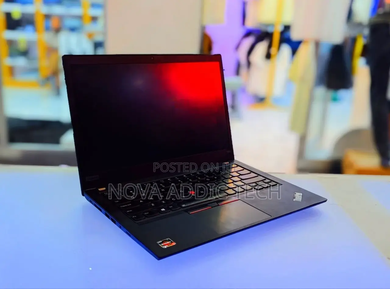 New Laptop Lenovo ThinkPad X1 Carbon Gen11 8GB Intel Core i5 HDD 256GB