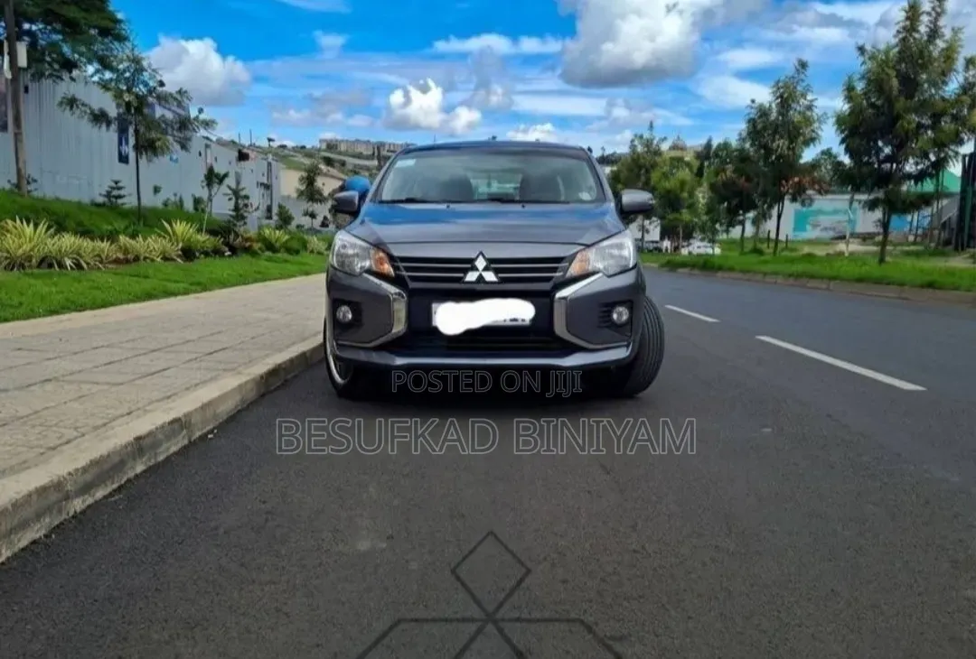 Mitsubishi Attrage 2021 Gray