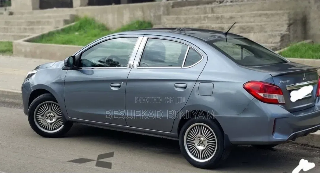 Mitsubishi Attrage 2021 Gray