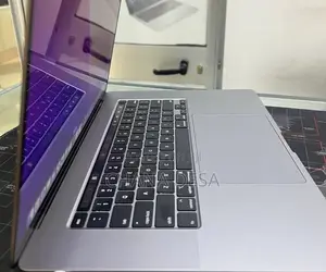 New Laptop Apple MacBook Pro 2019 32GB Intel Core i9 SSD 512GB