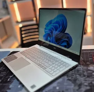 New Laptop Dell Inspiron 15 8GB Intel Core i5 SSD 256GB