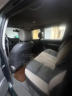 Toyota Hilux 2010 Green