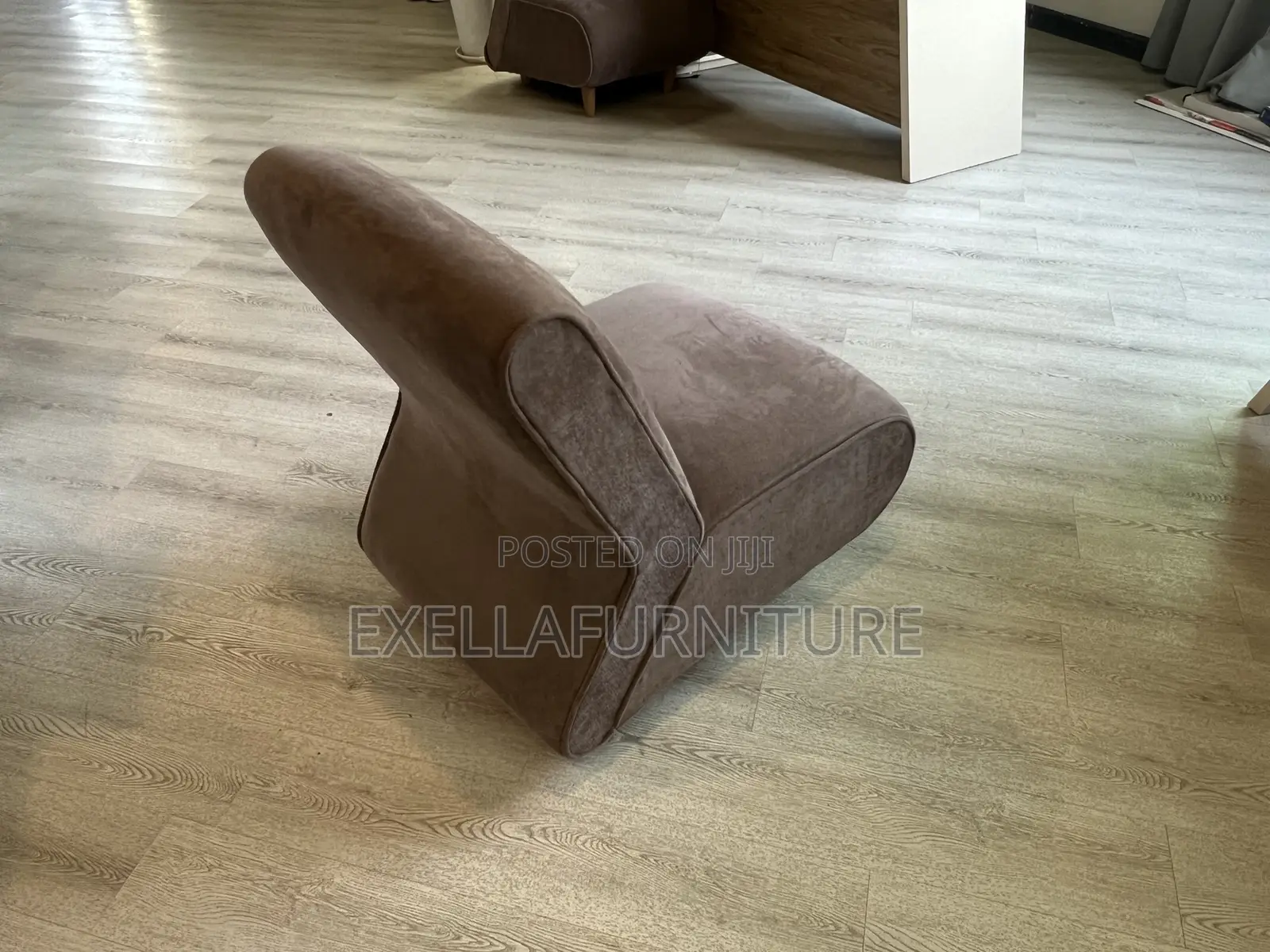 Guest Chair | ገስት ቼር |