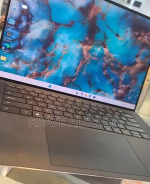 New Laptop Dell XPS 15 16GB Intel Core i7 SSD 512GB