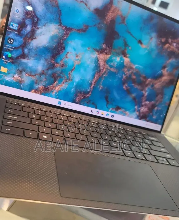 New Laptop Dell XPS 15 16GB Intel Core i7 SSD 512GB