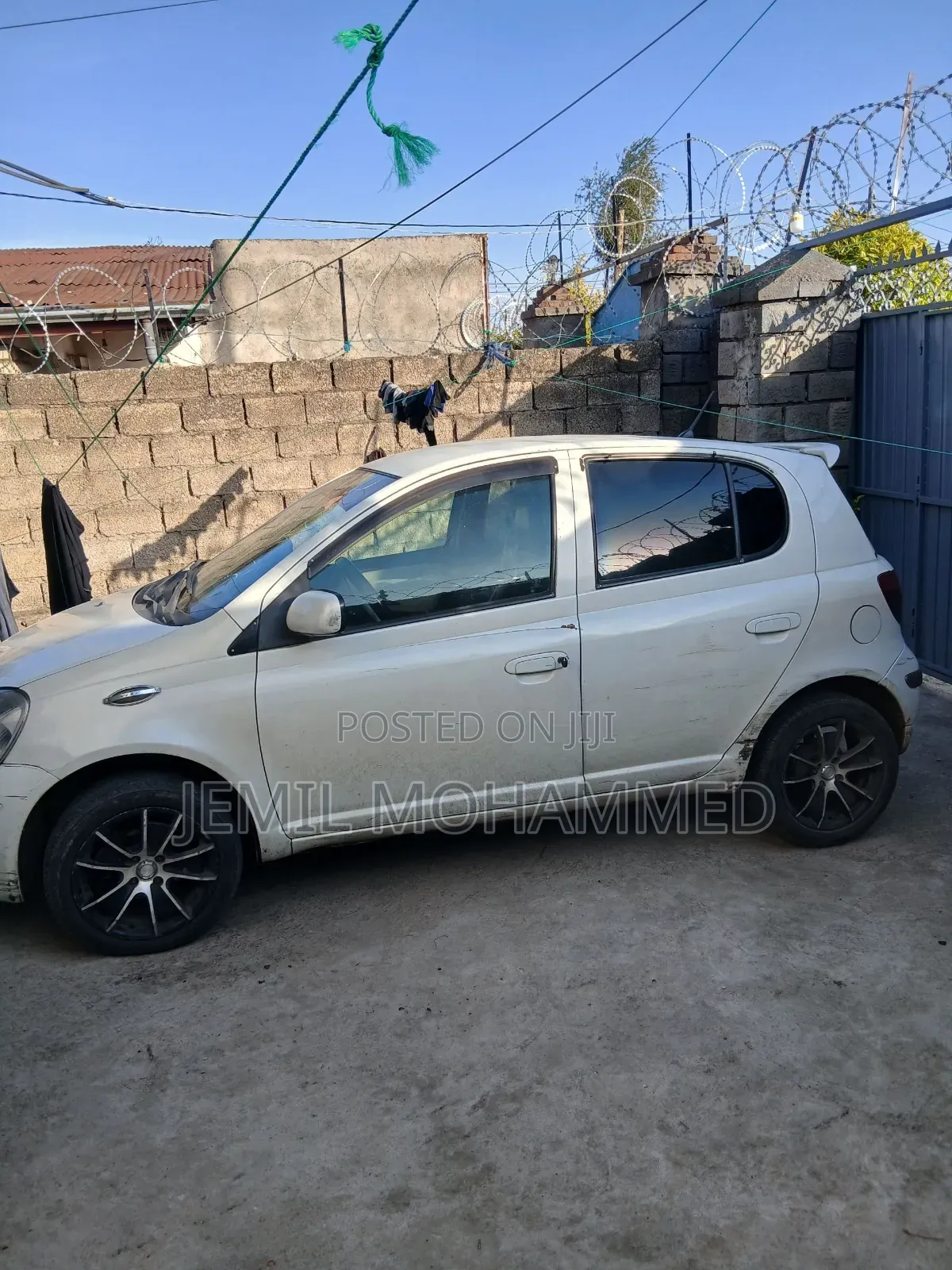 Toyota Vitz 2004 White