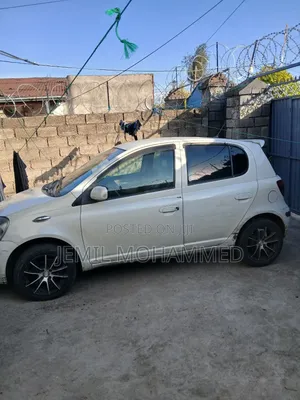 Toyota Vitz 2004 White