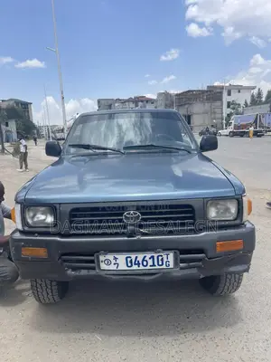 Toyota Hilux 1995 Blue