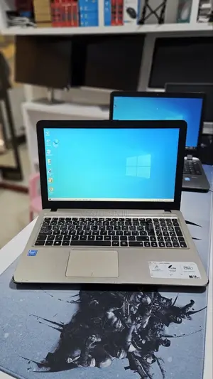 Laptop Asus X540LA 4GB Intel Core 2 Quad HDD 1T