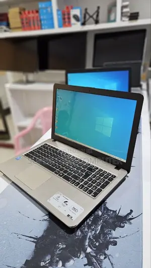 Laptop Asus X540LA 4GB Intel Core 2 Quad HDD 1T