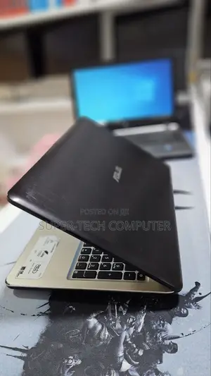 Laptop Asus X540LA 4GB Intel Core 2 Quad HDD 1T