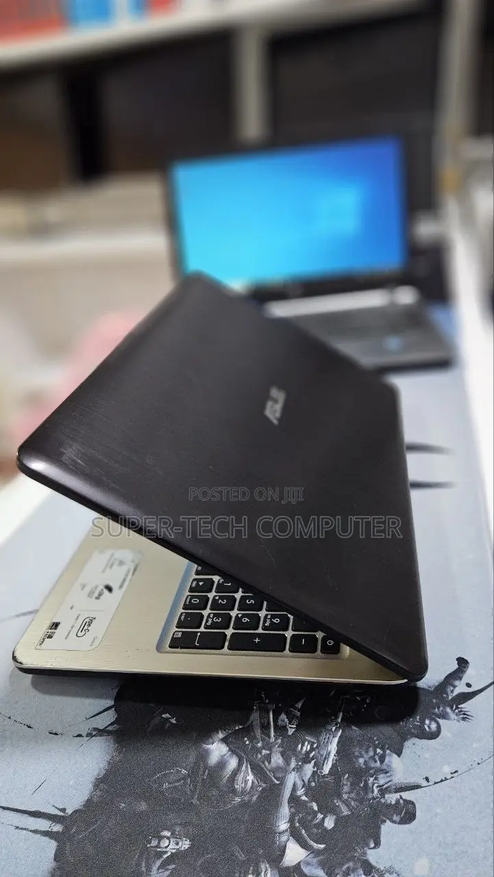 Laptop Asus X540LA 4GB Intel Core 2 Quad HDD 1T