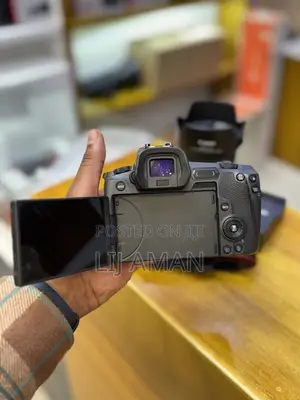 New Canon Eos R With 24-105mm Lens