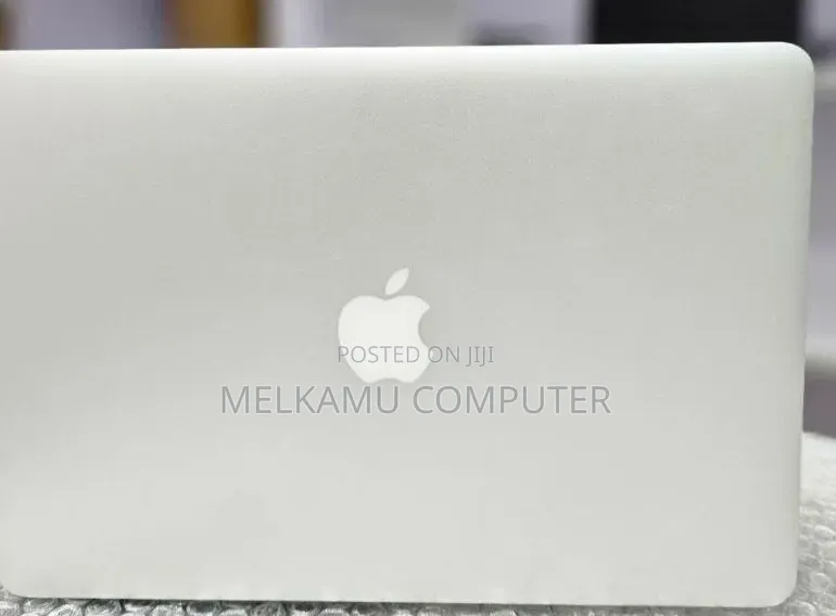 New Laptop Apple MacBook Air 8GB Intel Core i7 SSD 512GB