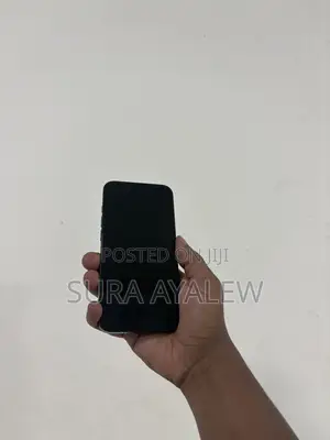 Apple iPhone 16e 128 GB Black