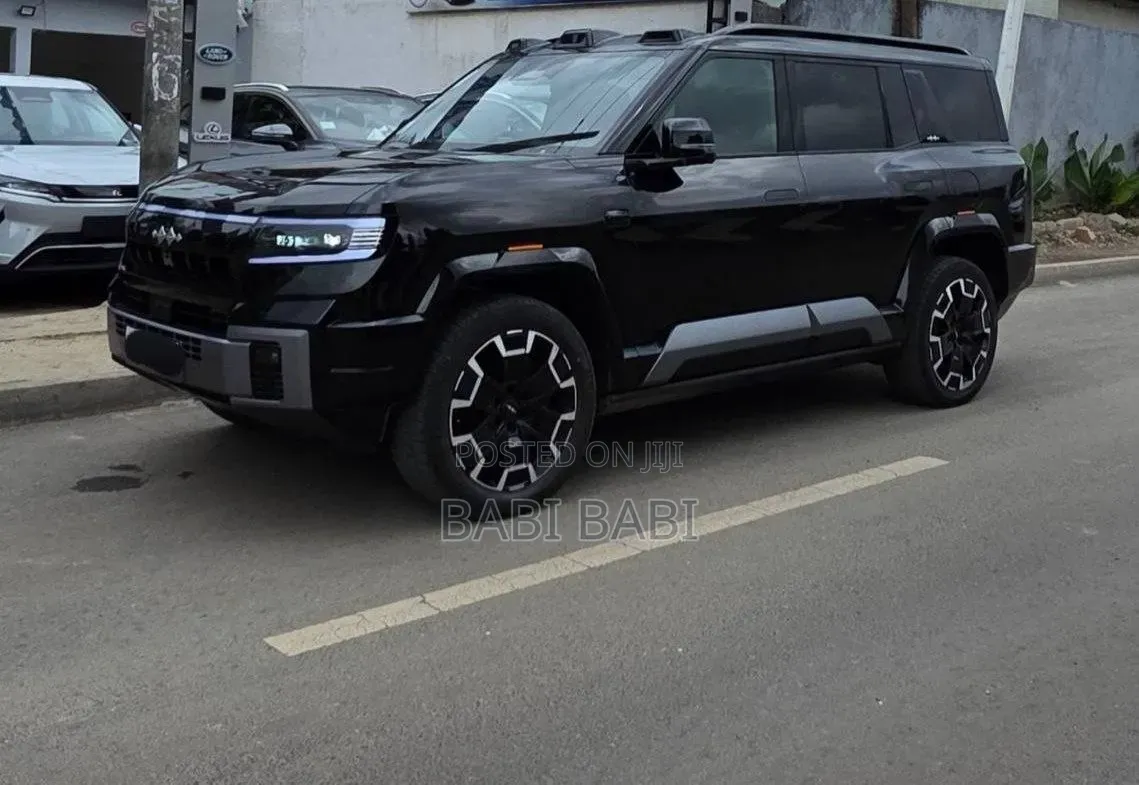 BYD Leopard 8 2.0 Hybrid AWD 2025 Matt Black