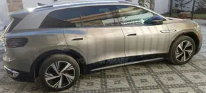 Volkswagen ID.6 2025 Gold