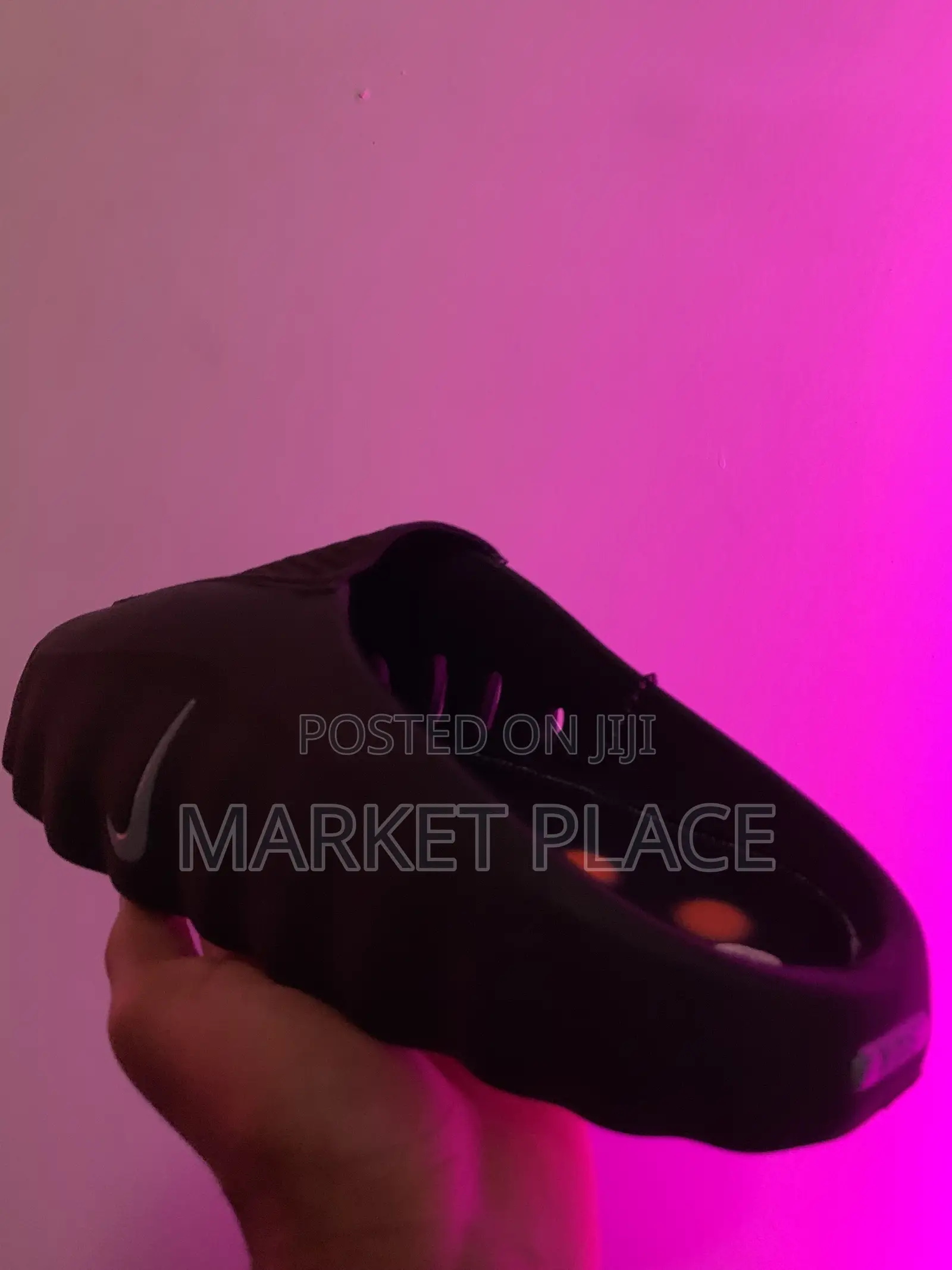 Nike Mind 001