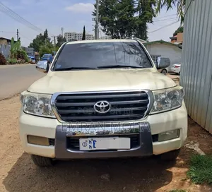 Toyota Land Cruiser 2008 White