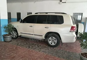 Toyota Land Cruiser 2008 White