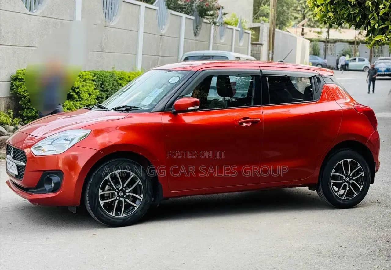 Suzuki Swift 2022 Red