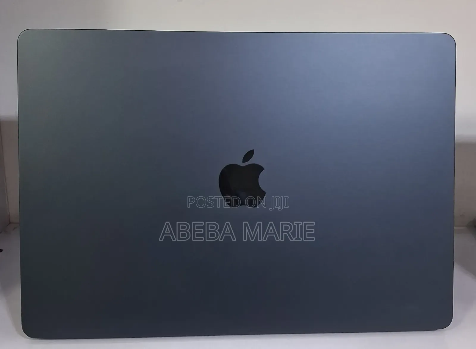 New Laptop Apple MacBook Air 2024 M3 15-inch 16GB Apple M3 SSD 256GB