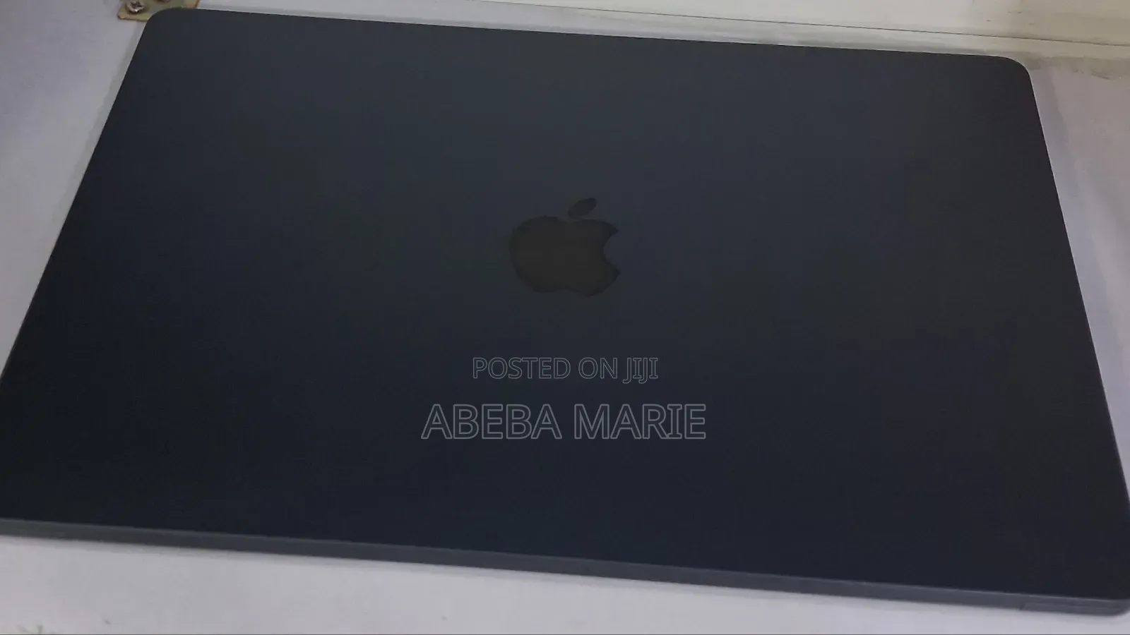 New Laptop Apple MacBook Air 2024 M3 15-inch 16GB Apple M3 SSD 256GB
